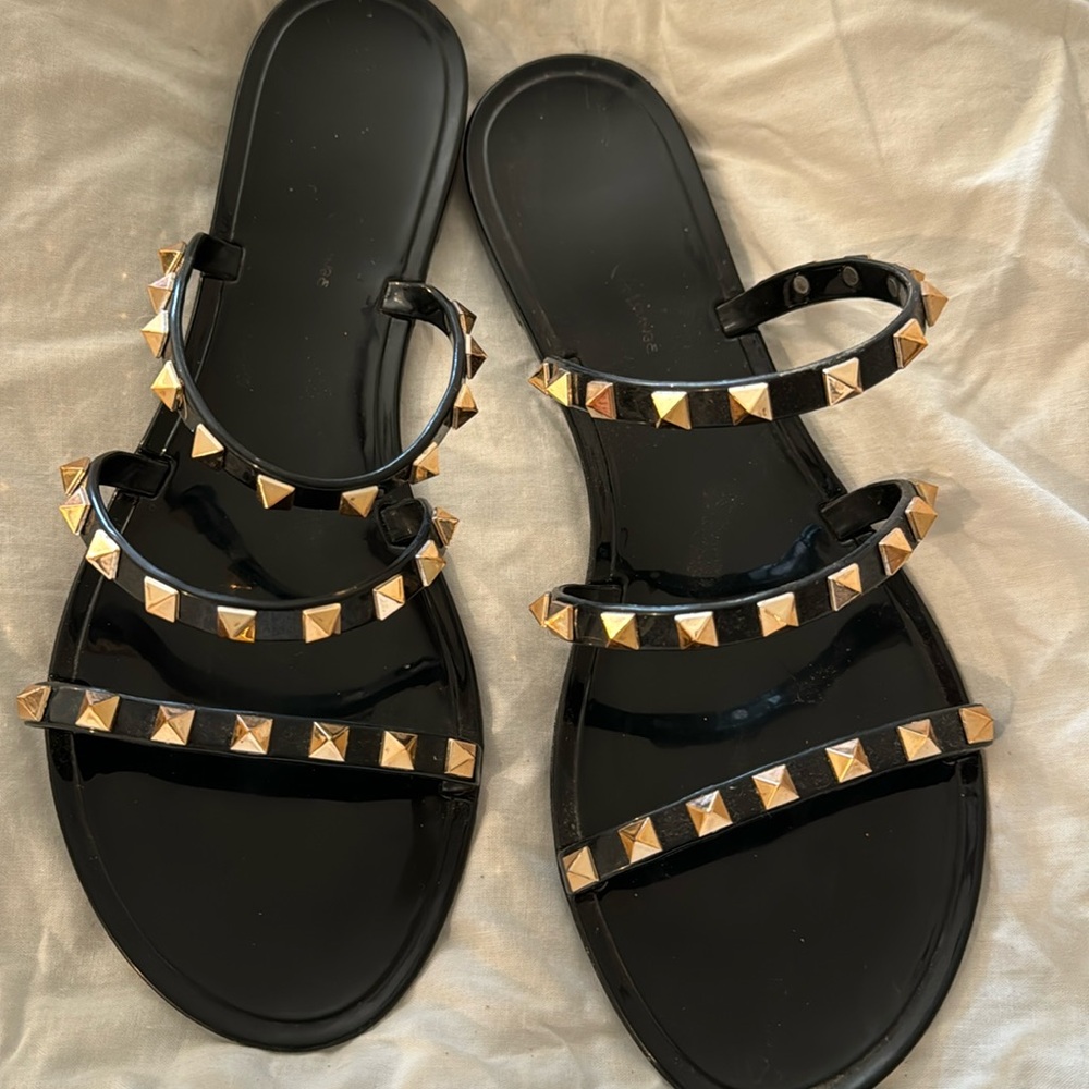 Studded Wild Diva lounge sandals 10